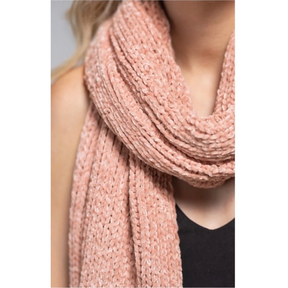 Chenille Oblong Scarf Dusty Pink - Picture 3 of 5